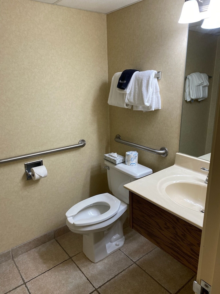 The Boardwalk Inn - photo 4
