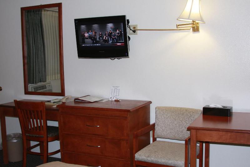 American Travel Inn - photo 15