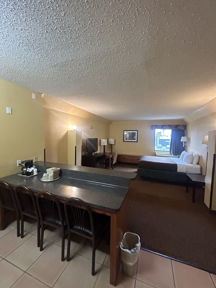 Comfort Inn Near Medical Center - photo 10