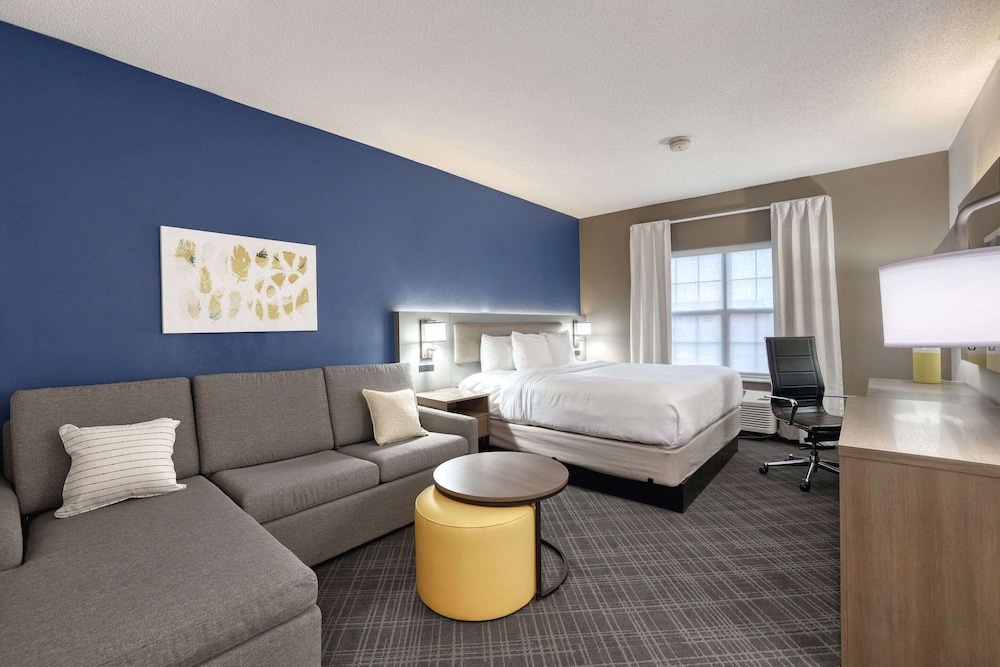 Comfort Suites Milwaukee Airport - photo 24