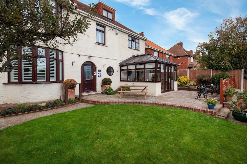 Harriet House B&B — 4-Star Luxury Hotel in Canterbury, United Kingdom