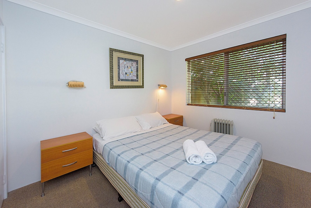 Blue Horizon Retreat — Broadwater — photo 4