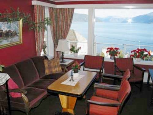 Midtnes Hotel — Balestrand — photo 3