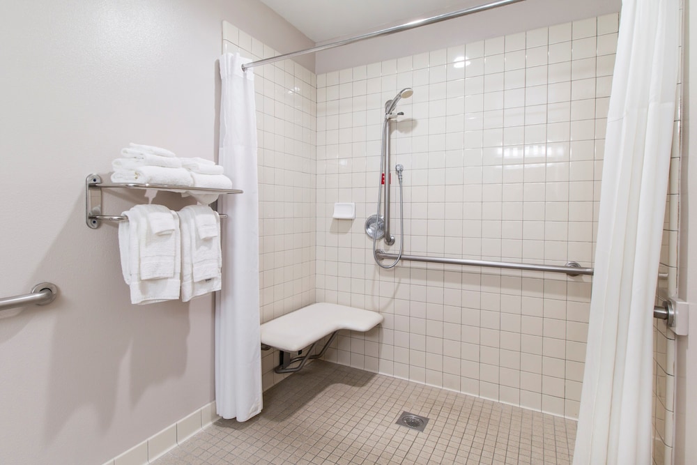 Ramada Bayside Inn & Suites Eureka - photo 18