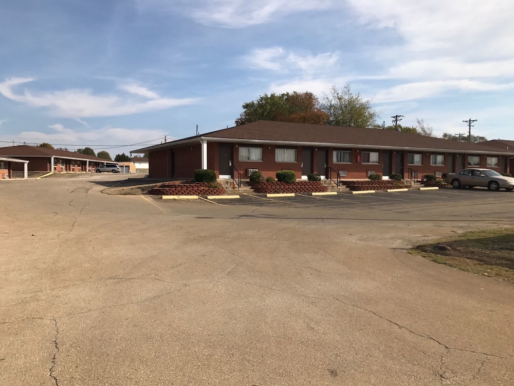Rosener's Inn and banquet center - photo 17