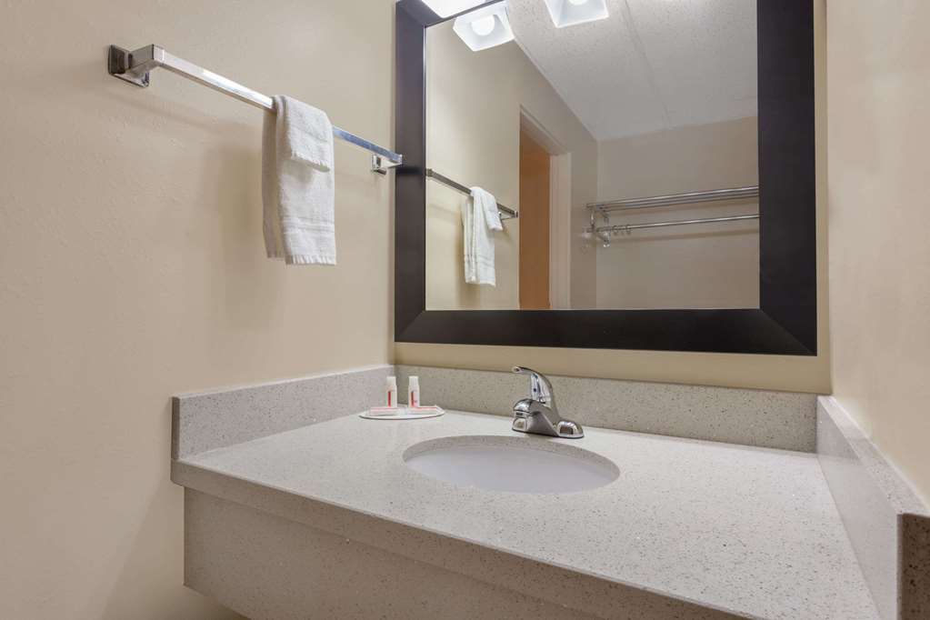 Days Inn by Wyndham Yakima - photo 6