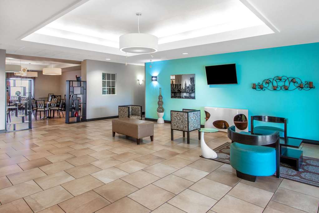 La Quinta Inn & Suites by Wyndham Tucumcari - photo 7