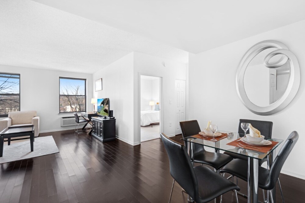Global Luxury Suites At Chancery - photo 17