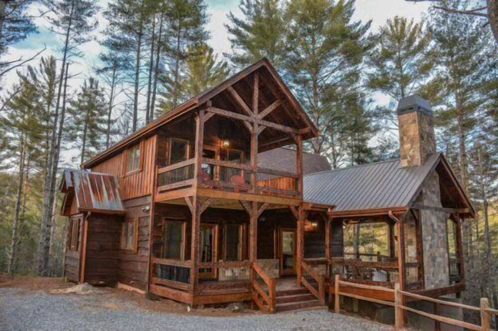 Miss Celies Cabin — 4-Star Luxury Hotel in Blue Ridge, United States