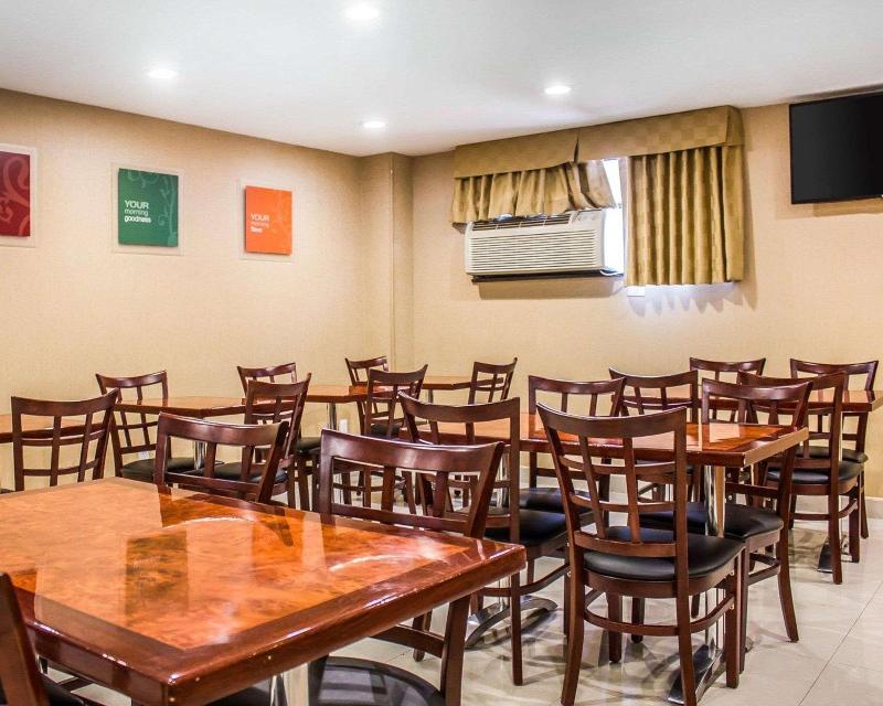Comfort Inn Brooklyn - photo 27