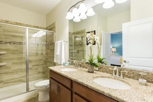 Must SEE Championsgt 9bed w Pool spa gmrm 1300 - photo 12