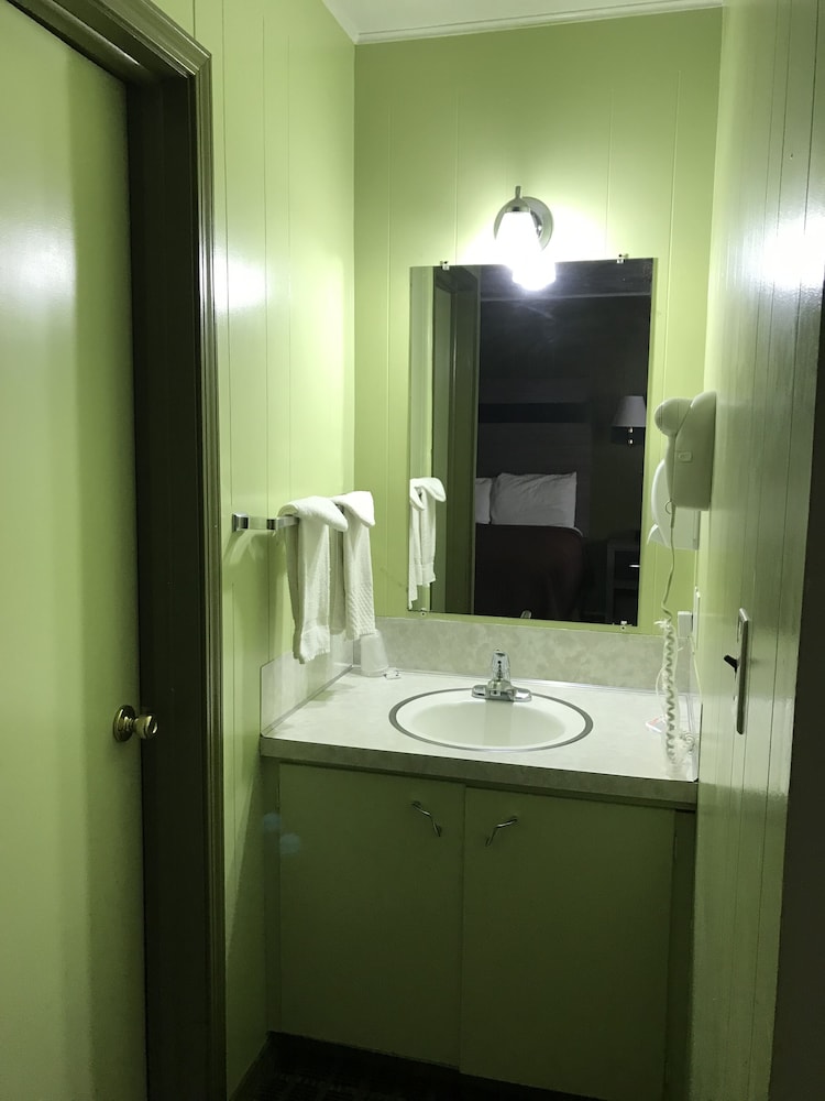 Parkview Motel - photo 14