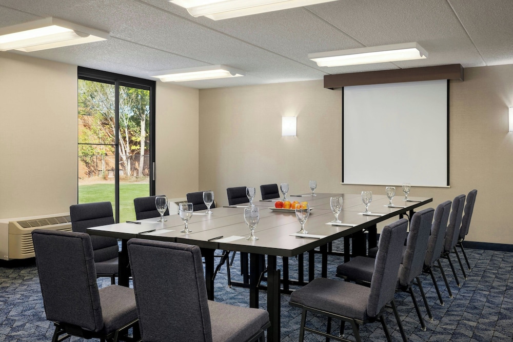 Courtyard by Marriott Atlanta Northlake - photo 40