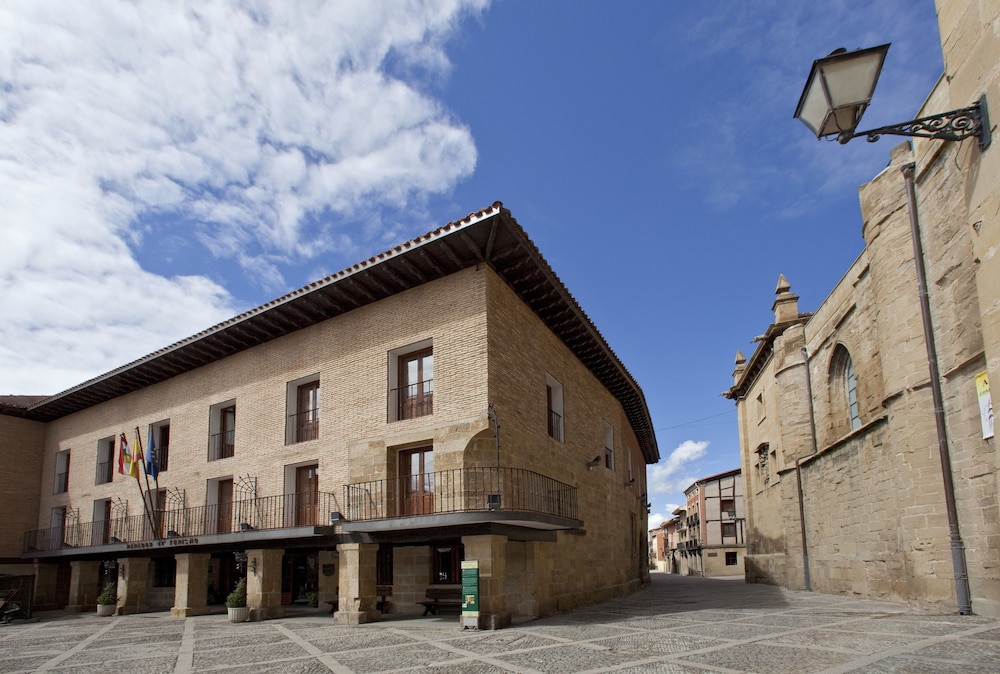 Parador de Santo Domingo de la Calzada — hotel in Santo Domingo De La Calzada