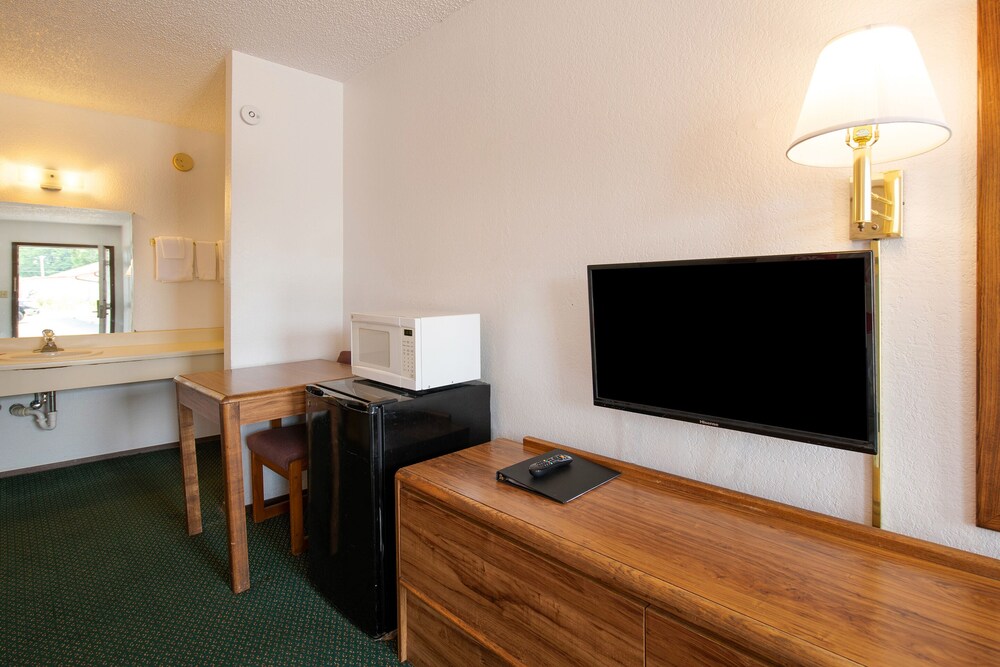 Valley Inn Motel - photo 23