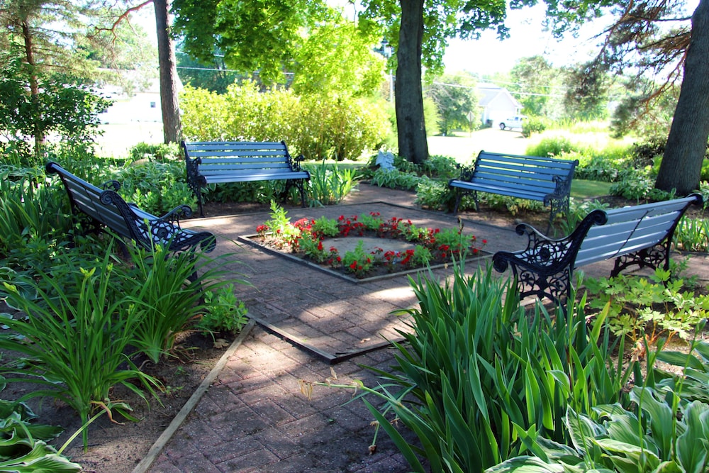 J. Paule's Fenn Inn - photo 17