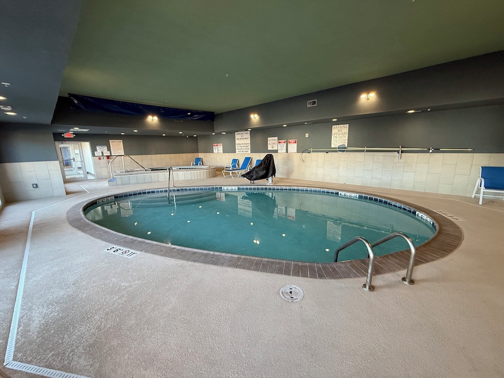 Holiday Inn Express & Suites Yorkville by IHG - photo 7