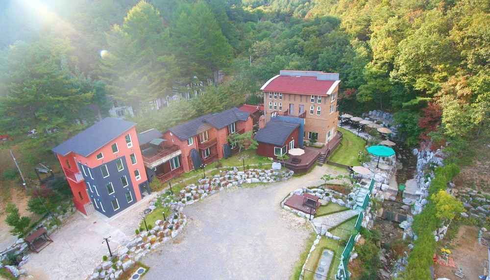 Altus - carbon neutral hotel in Hongch'on