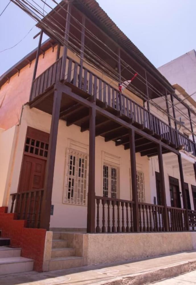 Casa Huespedes Pimentel 11297806 — Pimentel