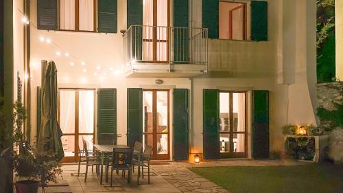 Villa Luminosa Lake View & Private Parking — 4-Star Luxury Hotel in Laglio, Italy