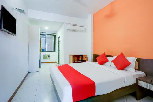 Oyo Flagship 81672 Hotel New Beeru — Palghar