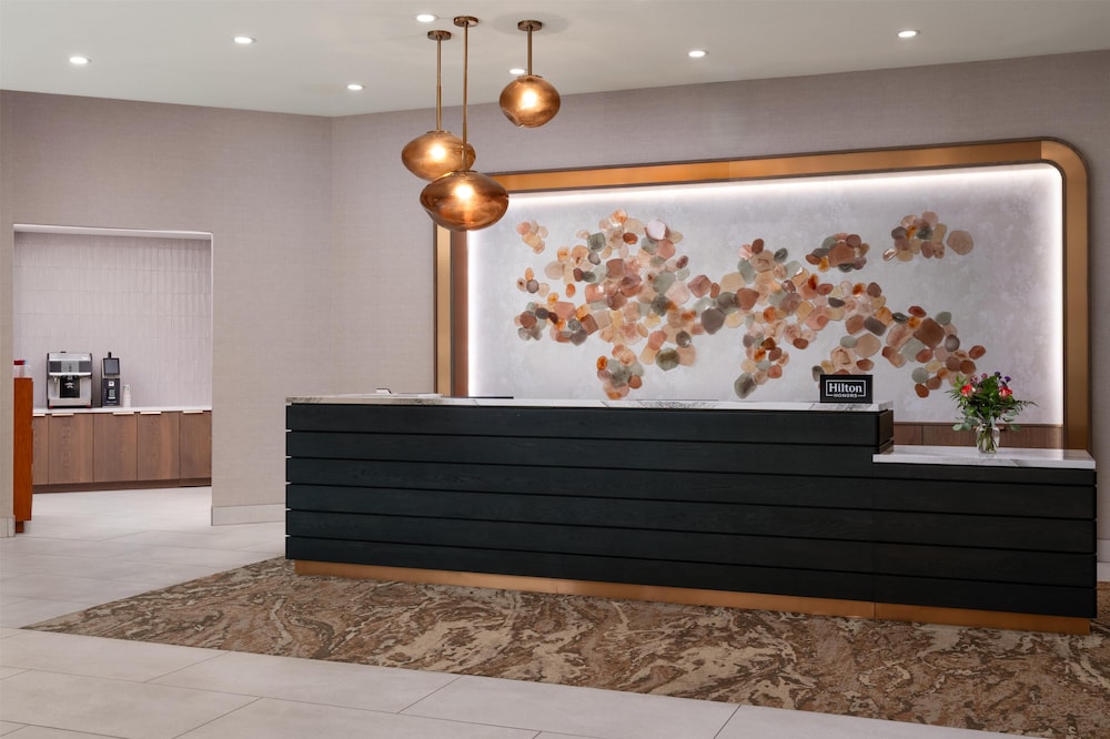 Embassy Suites by Hilton at Hot Springs Convention Center - photo 2