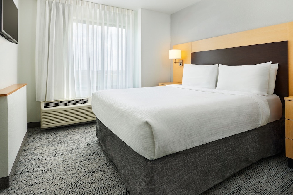 TownePlace Suites Garden City - photo 4