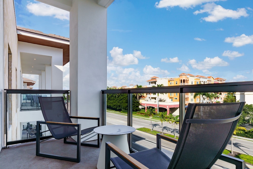 AC Hotel by Marriott Naples 5th Avenue - photo 13