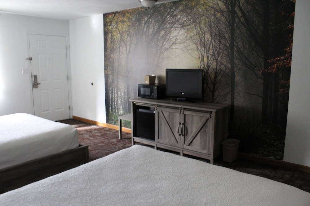Rodeway Inn Whitehall - photo 28