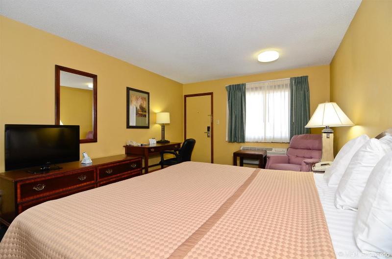 Americas Best Value Inn Iola - photo 25