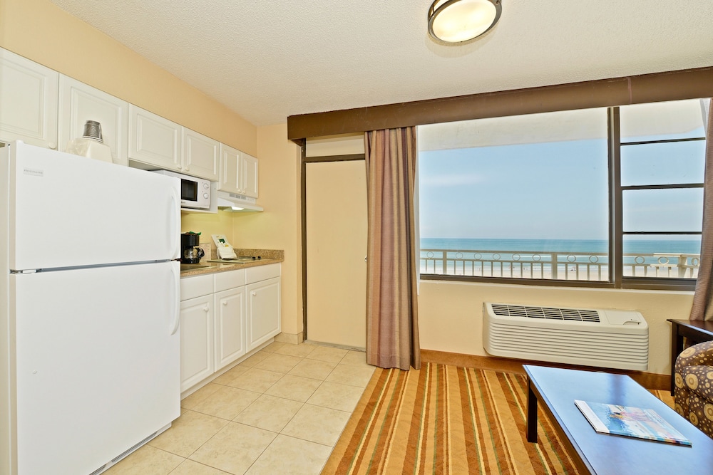 RUSHHH Daytona Beach Tapestry Collection by Hilton - photo 17