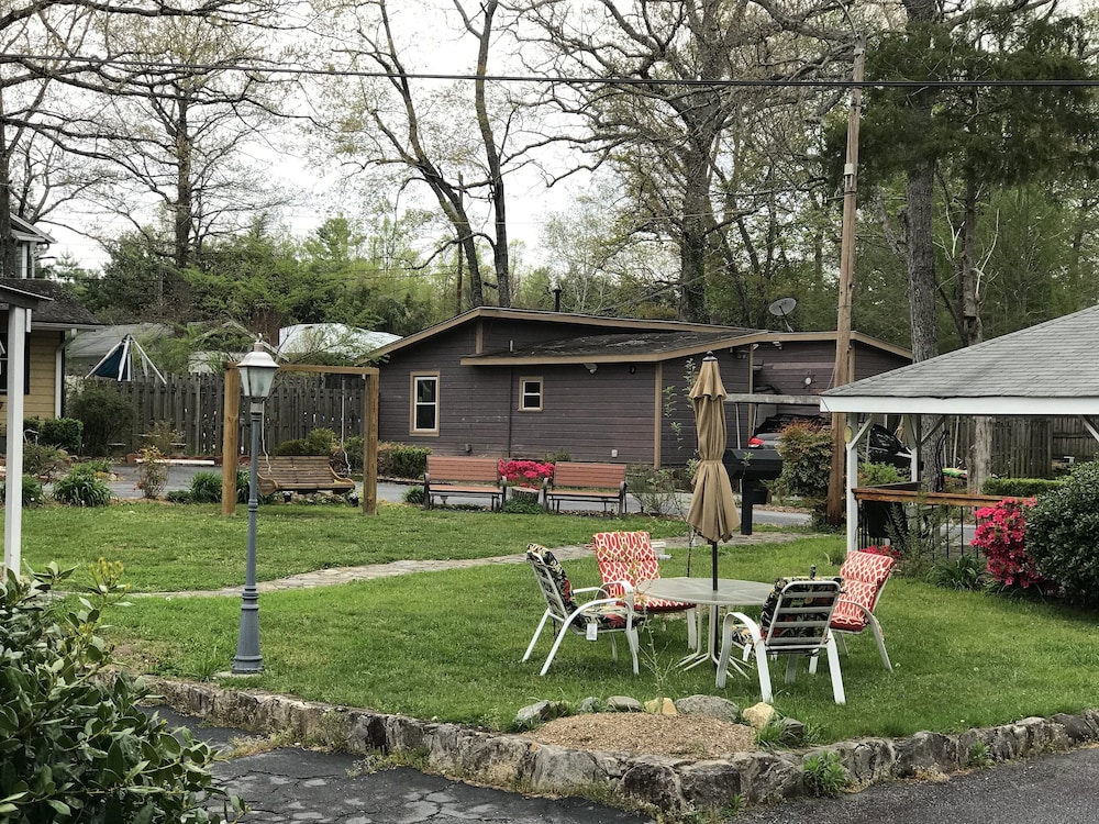 CedarWood Inn - photo 106