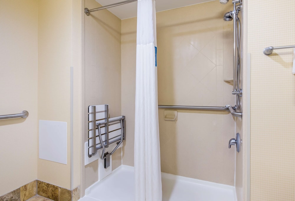 Hampton Inn Galax - photo 25