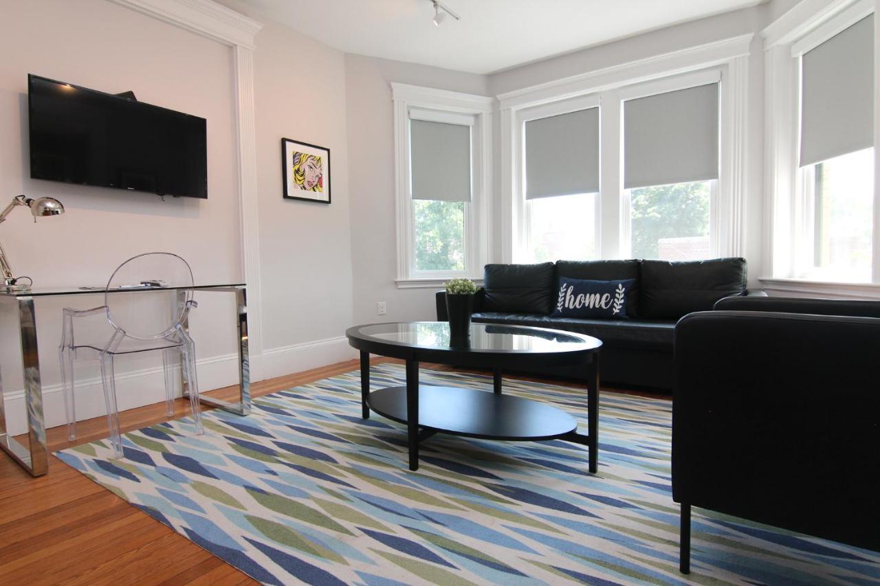 Large Studio w Queen AND Sofa Bed..#38 — 4-Star Luxury Hotel in Brookline, United States