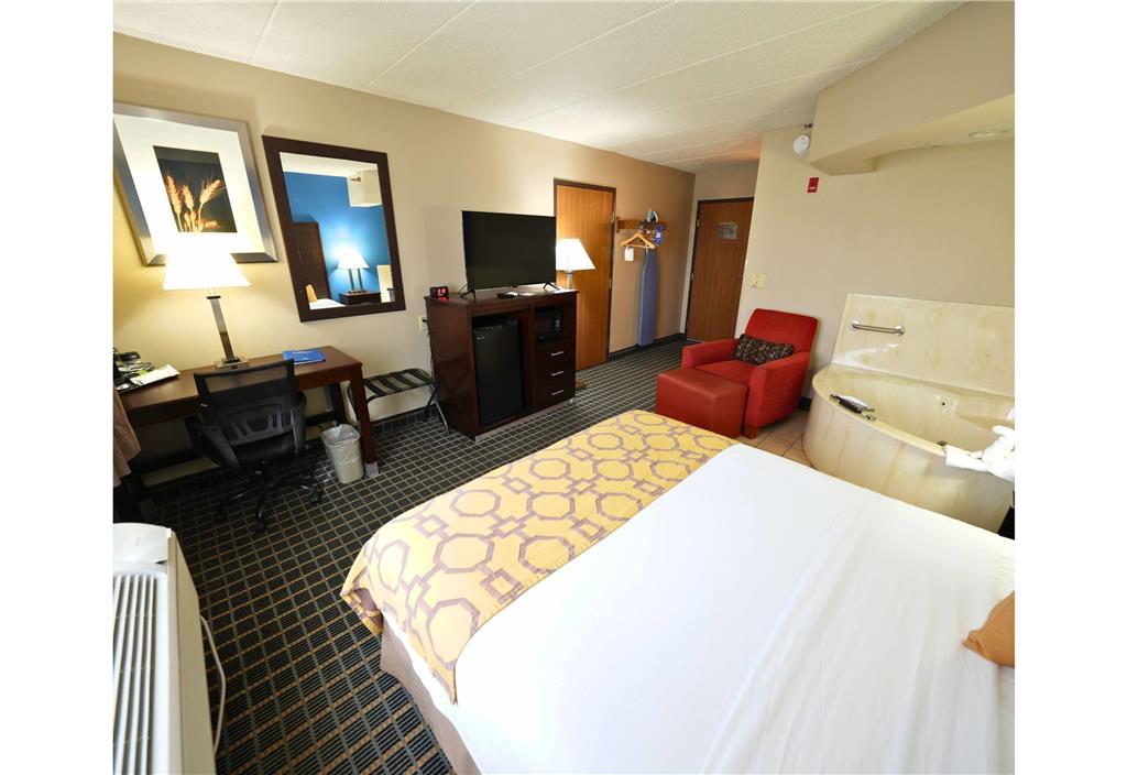 Baymont by Wyndham Marshalltown - photo 40