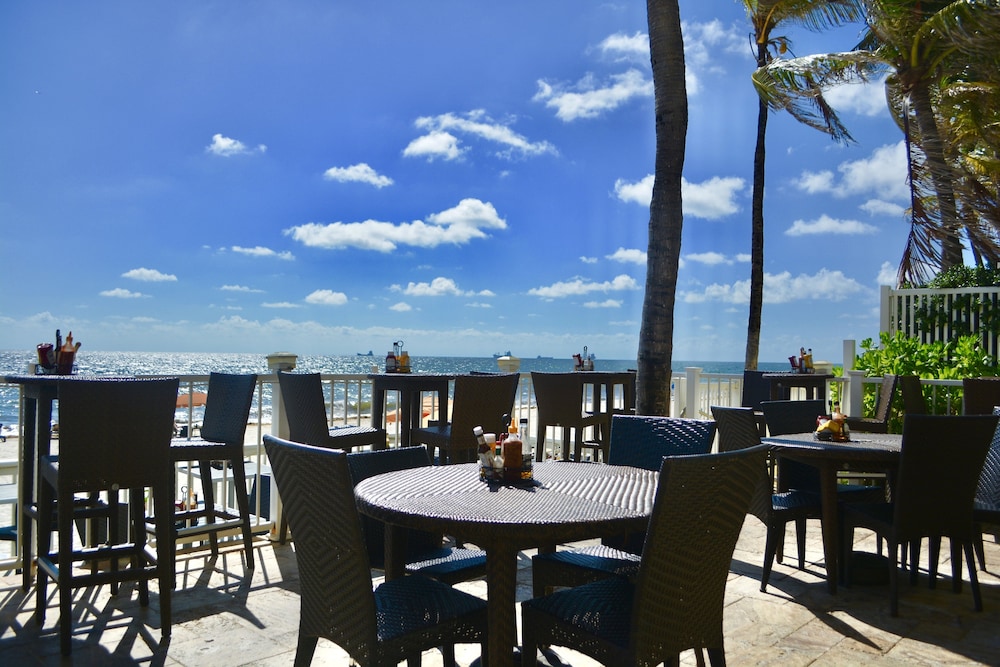 Sun Tower Hotel & Suites on the Beach - photo 19