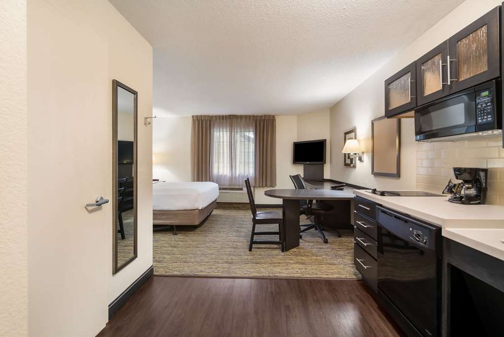 Sonesta Simply Suites Hampton - photo 17