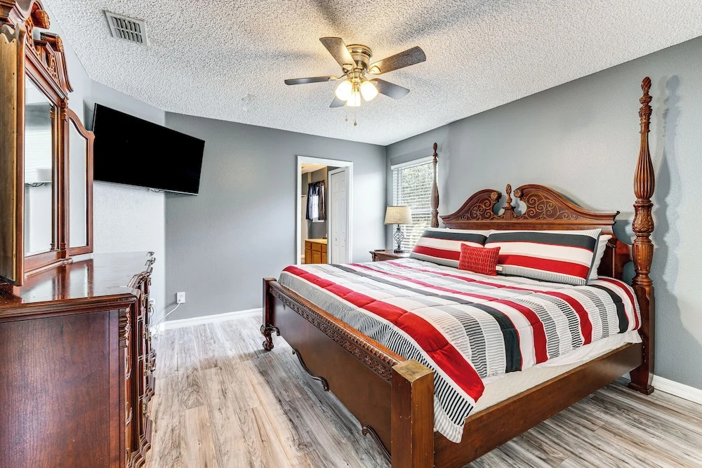 6 Mi to Disney World: Spacious Kissimmee Retreat - photo 3