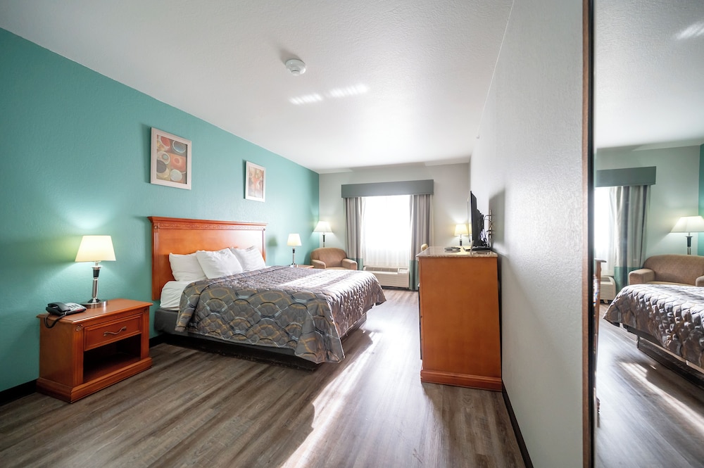 HiWay Inn Express of Broken Bow - photo 11