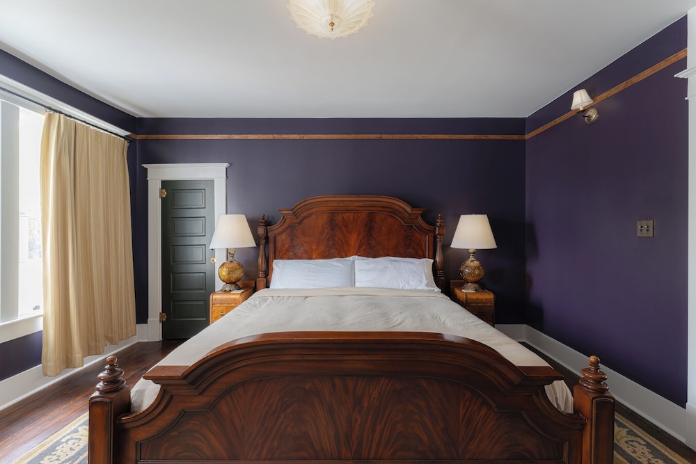 The NuWray Hotel & Carriage House - photo 19
