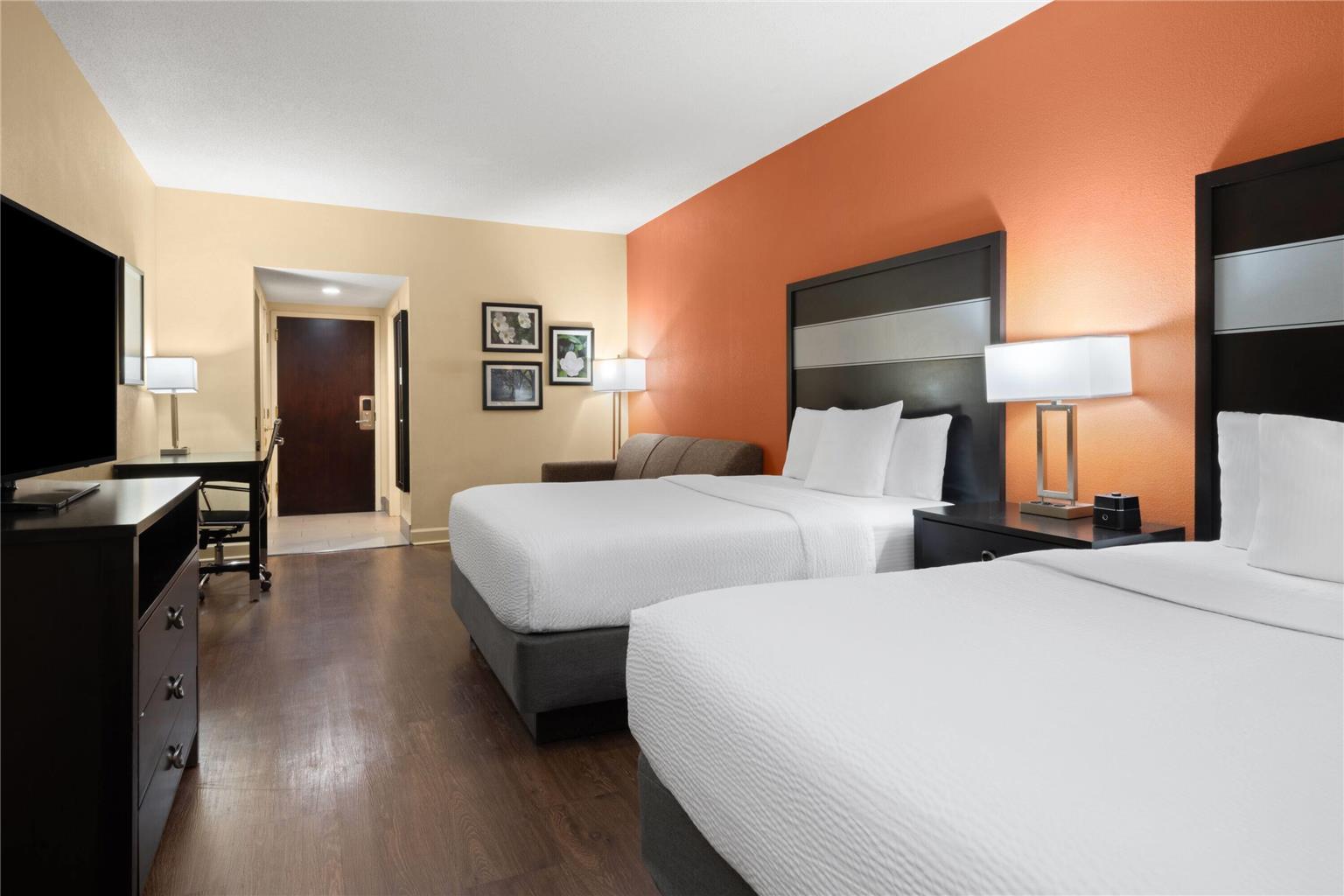 La Quinta Inn & Suites by Wyndham Florence - photo 66