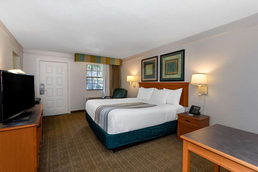 La Quinta Inn by Wyndham Tallahassee North - photo 48