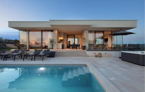 Stunning Home In Brtonigla With Sauna — 5-Star Luxury Hotel in Brtonigla, Croatia