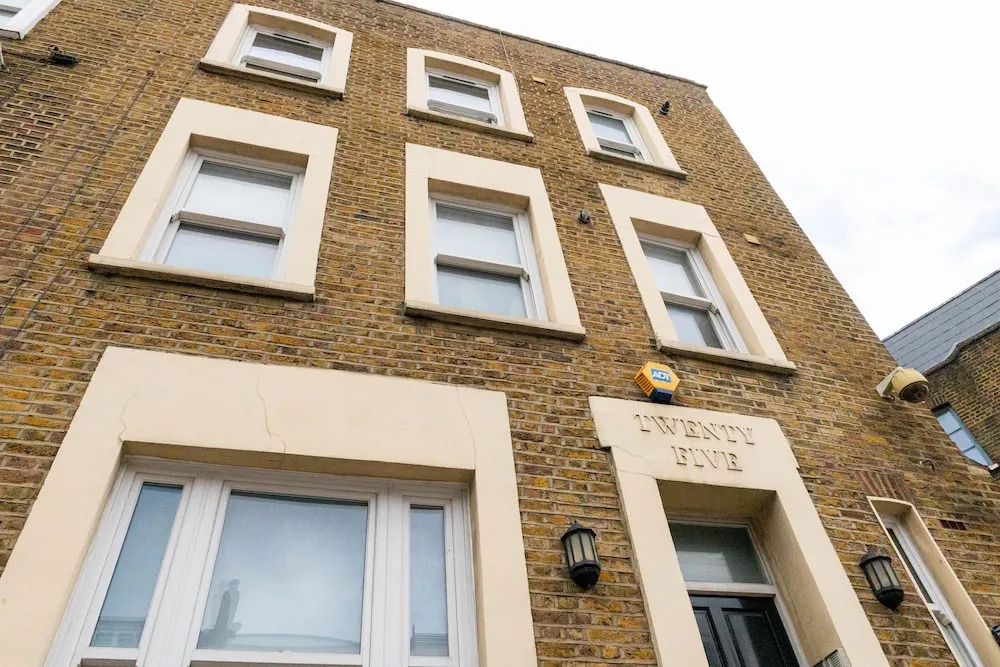 Deluxe 2 bedroom Apartment in Kings Cross — 4-Star Luxury Hotel in London, United Kingdom