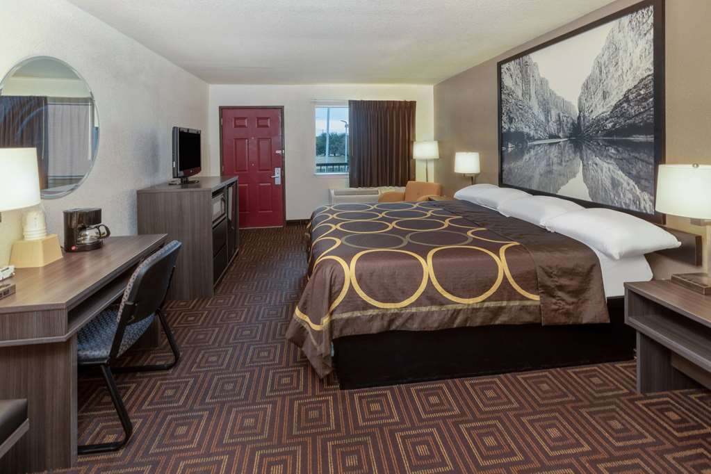 Super 8 by Wyndham Seguin - photo 28