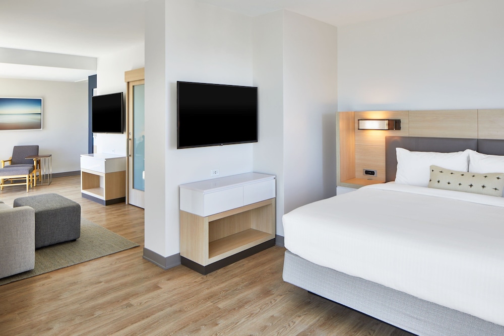 SpringHill Suites by Marriott Jacksonville Beach Oceanfront - photo 8
