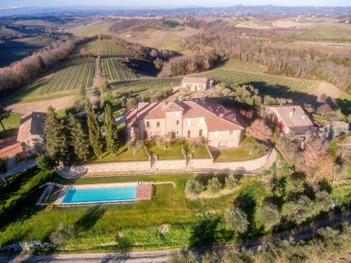 Il Castro Luxury Apartments — 4-Star Luxury Hotel in San Gimignano, Italy