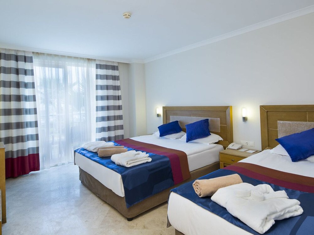Crystal Boutique Beach Resort — Antalya — photo 2