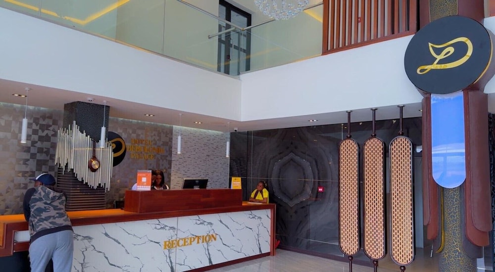 Debolonia Palace Hotel — Bonaberi — photo 2