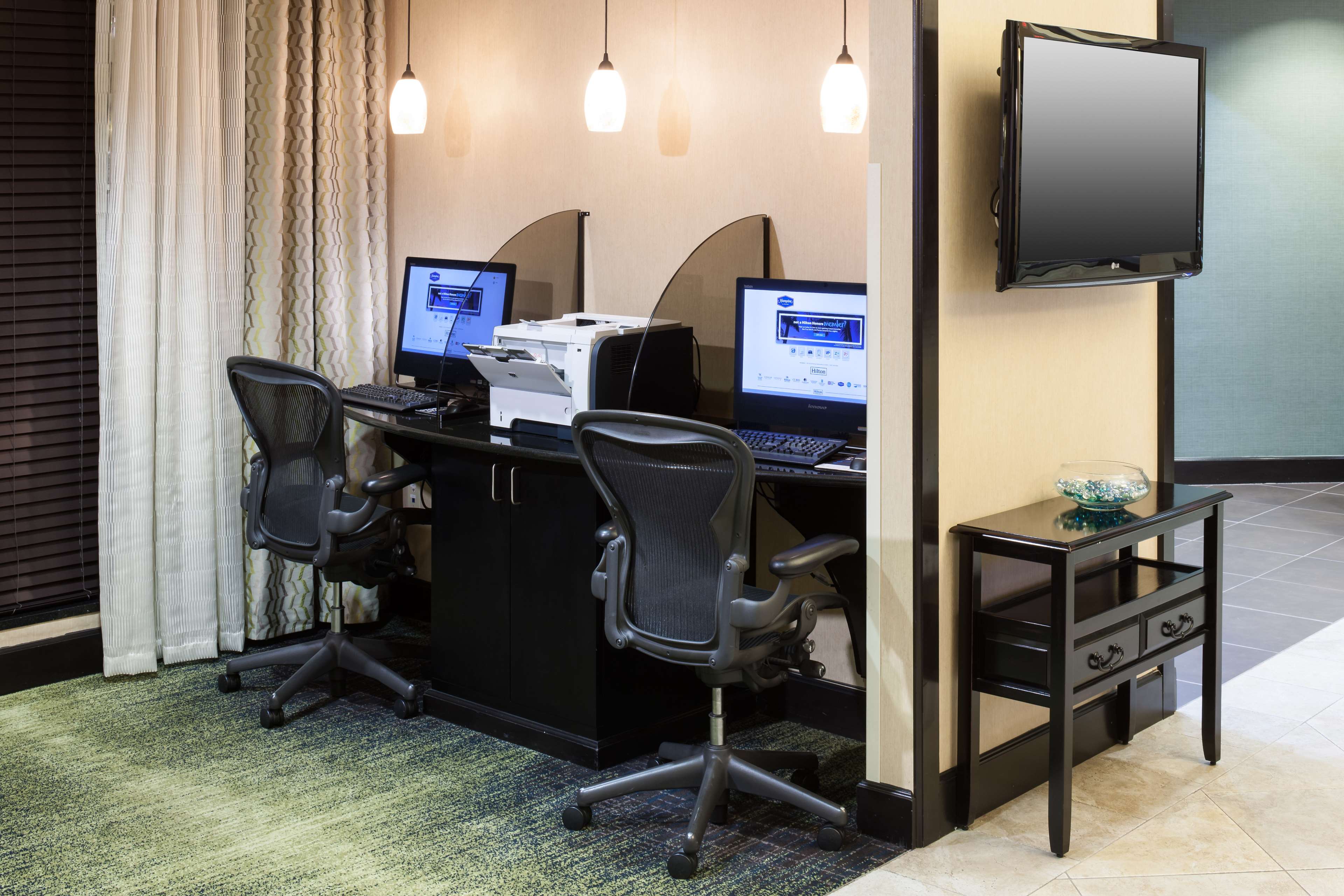Hampton Inn & Suites Gainesville Downtown - photo 26